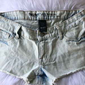 Mossimo stone washed stretchy jean shorts